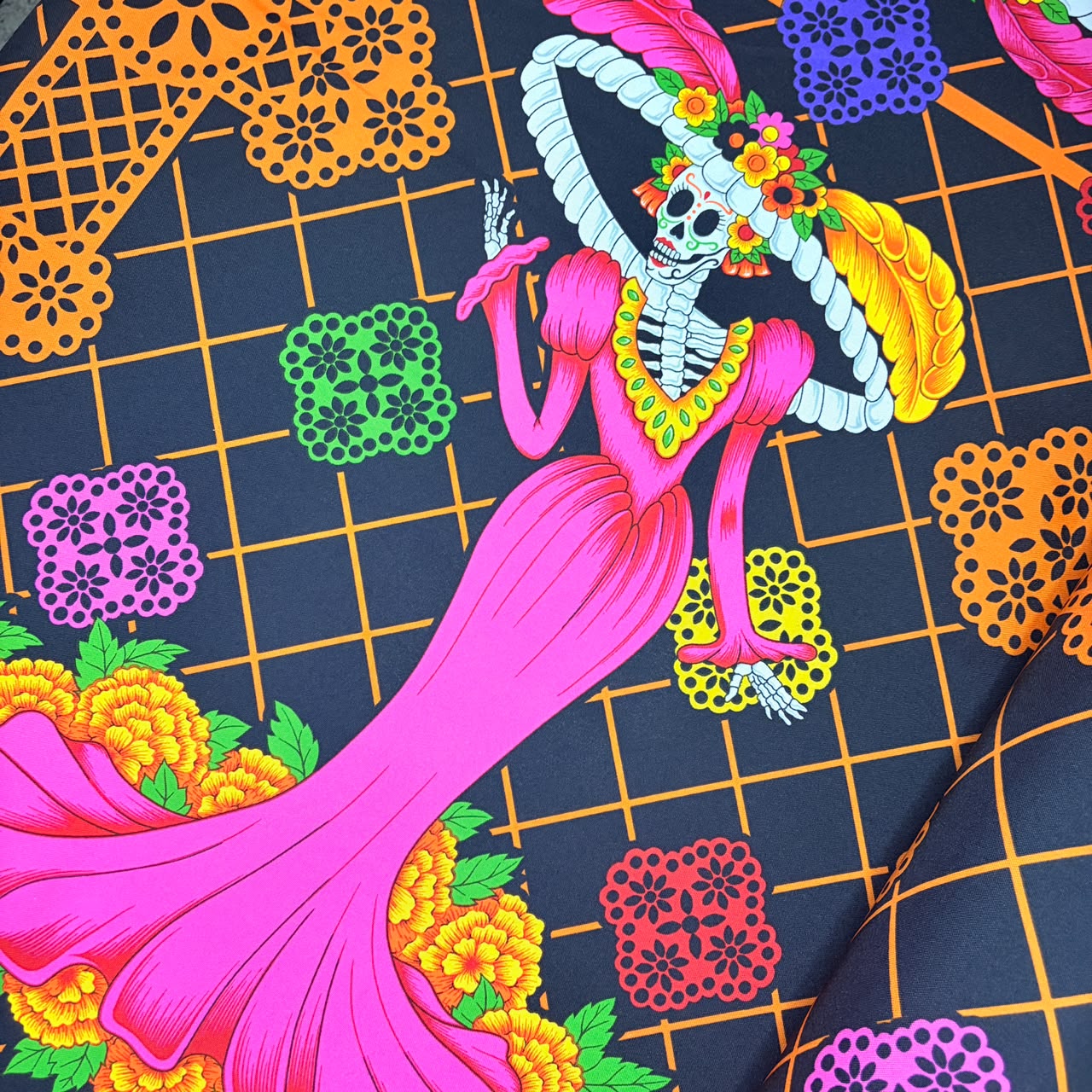 Tergal Señora Muerte Fondo Negro